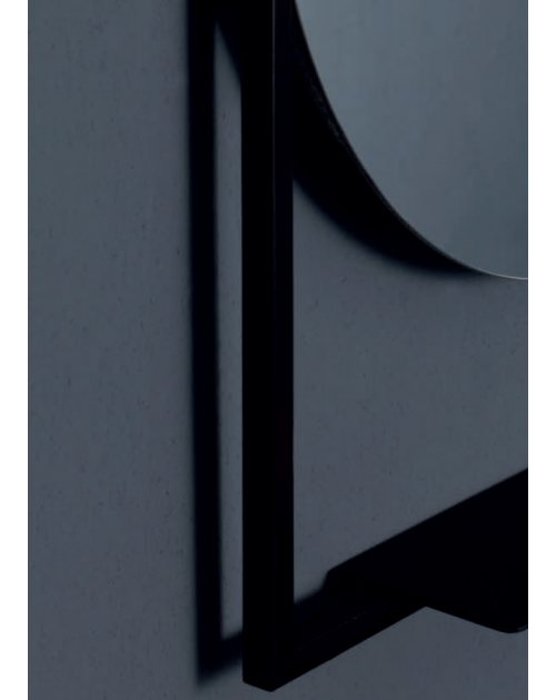 Vanita&Casa Cassiopea apvalus veidrodis su galiniu LED apšvietimu, juodu metaliniu rėmeliu ir lentynėle, Apvalūs