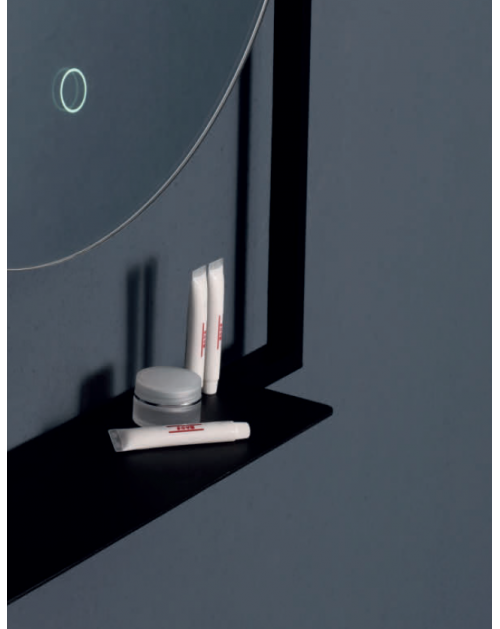 Vanita&Casa Cassiopea apvalus veidrodis su galiniu LED apšvietimu, juodu metaliniu rėmeliu ir lentynėle, Apvalūs